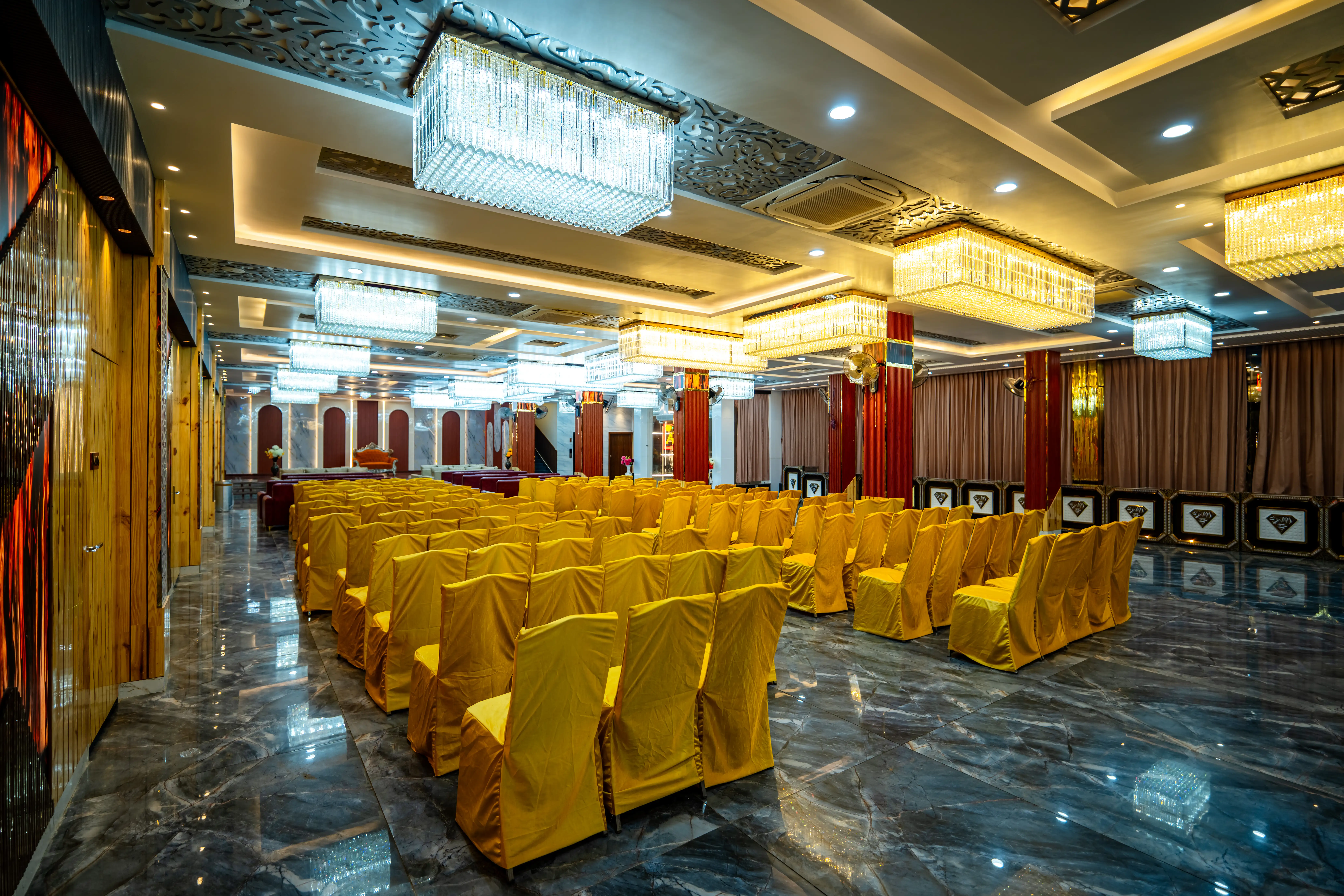 Restaurant dining hall